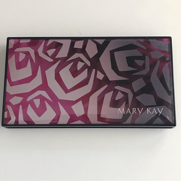 MARY KAY Limited Edition Gift Box - Brand New - Picture 5 of 16